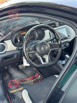 نيسان فيرسا